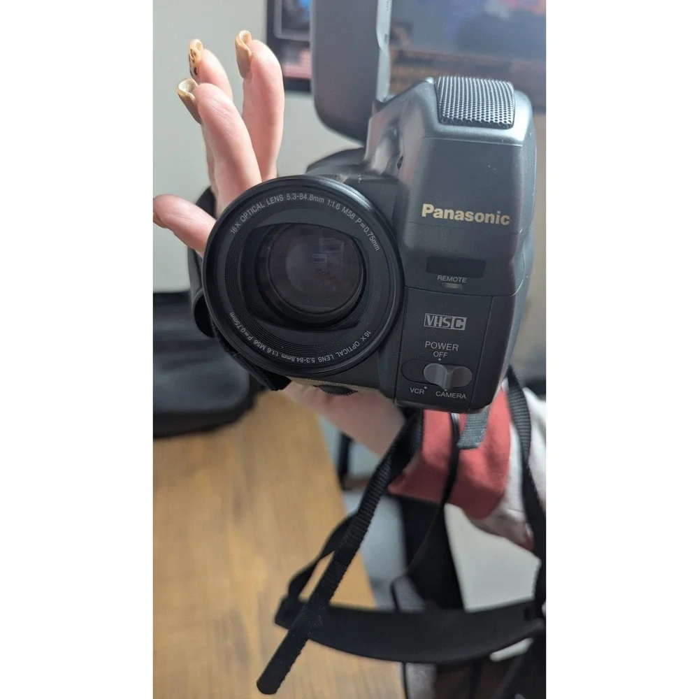 Panasonic Palmcorder IQ PV-A396D VHS-C Camcorder 16x Zoom Bundle with Bag‎ Tapes